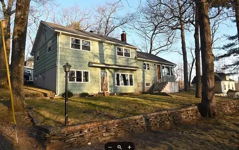3 Norwood Ave, Ayer, MA 01432