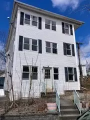 2 Esther St #3, Worcester, MA 01607
