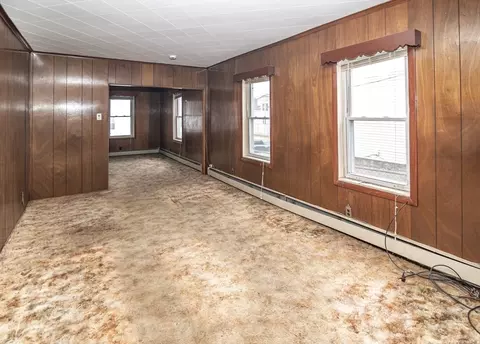 21 Park St, Webster, MA 01570 photo 5