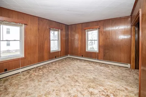21 Park St, Webster, MA 01570 photo 6
