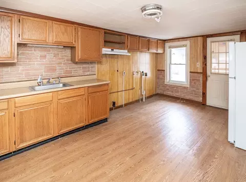 21 Park St, Webster, MA 01570 photo 4