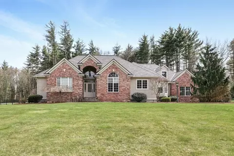 19 Peachtree Rd, East Longmeadow, MA 01028