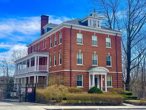 67 Illinois St #208, Worcester, MA 01610