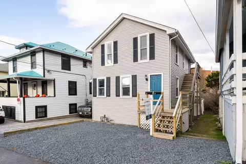 19 Berkley Rd, Hull, MA 02045
