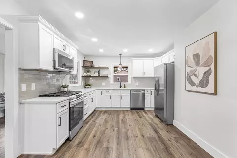 Kitchen - 31 Observer St, Springfield, MA 01104 photo 2 of 3