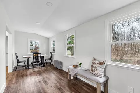 Entry Way - 31 Observer St, Springfield, MA 01104 photo 3 of 4
