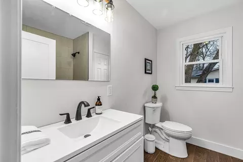 Bath - 31 Observer St, Springfield, MA 01104 photo 1 of 3