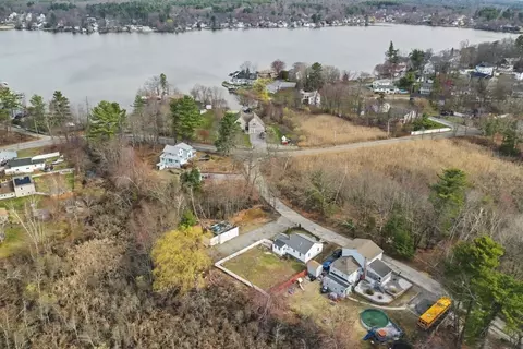9 Oakridge Ave, Tyngsborough, MA 01879