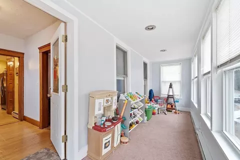 19 Knox St, Worcester, MA 01603 photo 8