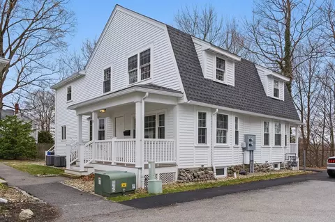 8 Temple Pl #7, Andover, MA 01810