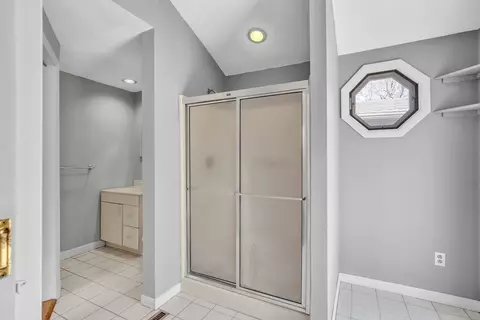 Bath - 26 Hampton Rd, Sharon, MA 02067 photo 2 of 3