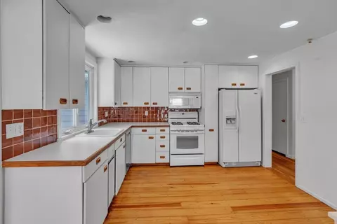 Kitchen - 26 Hampton Rd, Sharon, MA 02067 photo 1 of 2