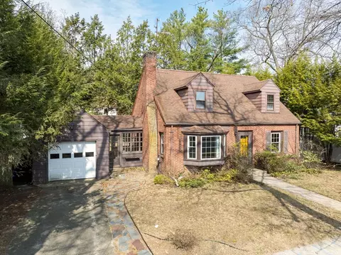 180 Berkshire Ave, Springfield, MA 01109
