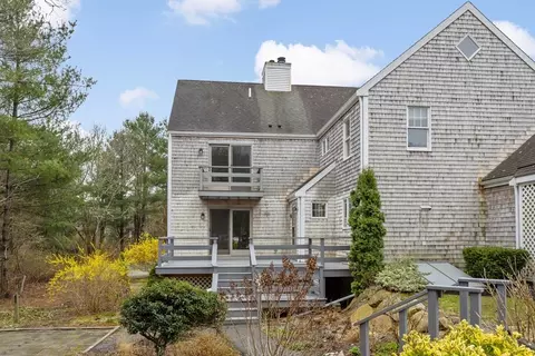 15 Chilmark Dr #D-15, Falmouth, MA 02536