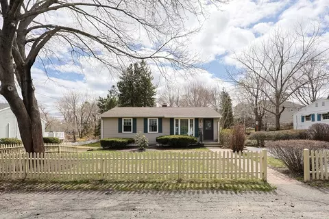 5 Ronna Rd, Gloucester, MA 01930
