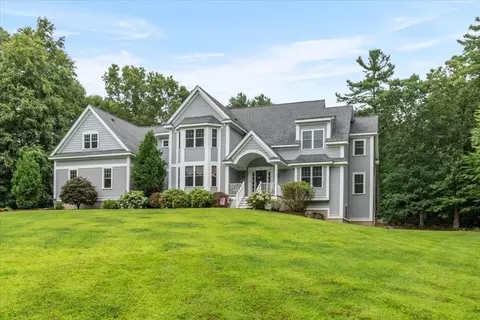 14 Lundvall Rd, Mendon, MA 01756