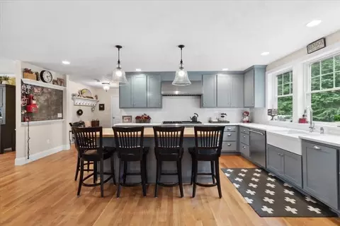 14 Lundvall Rd, Mendon, MA 01756 photo 6