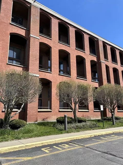96 Old Colony Ave #339, Taunton, MA 02718