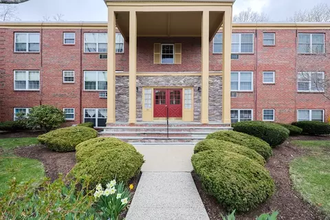 35 Woodsum Dr #3, Braintree, MA 02184