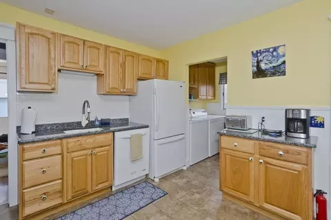 22-24 Eldridge St, Springfield, MA 01108 photo 6