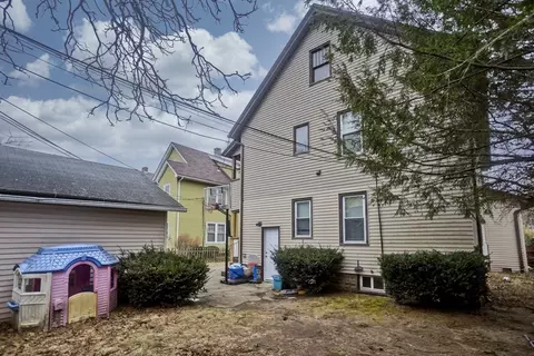 22-24 Eldridge St, Springfield, MA 01108 photo 4
