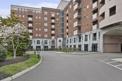 165 Cottage St #213, Chelsea, MA 02150
