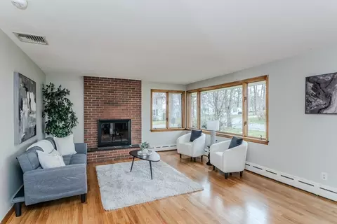 3 North St, East Longmeadow, MA 01028