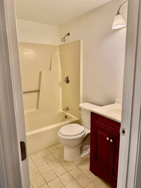 11 Gibbs St #B20, Worcester, MA 01607 photo 13
