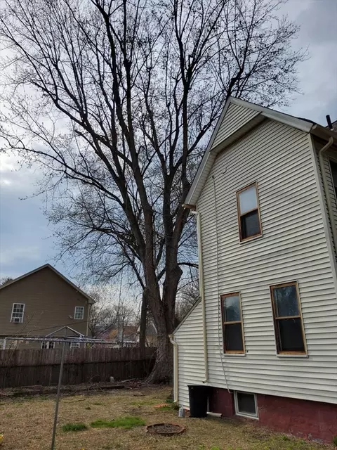20 Greene Pl, Springfield, MA 01109 photo 13