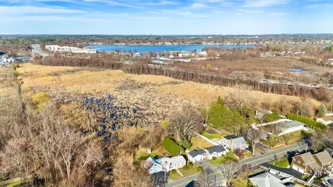 167 Parker Rd, Wakefield, MA 01880