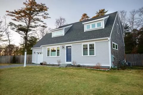 19 Beach Plum Path, Falmouth, MA 02536