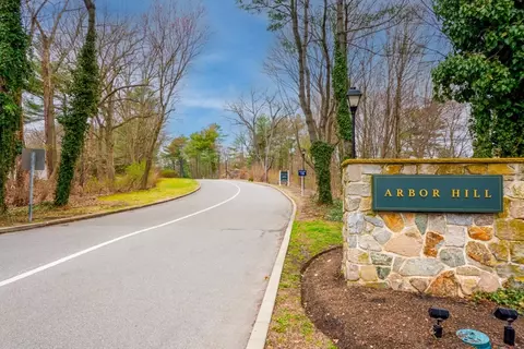 110 Burkhall #G, Weymouth, MA 02190
