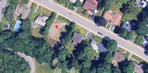 113 Warwick Ave, Waltham, MA 02452