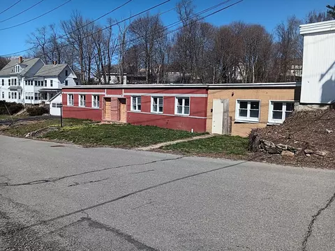 63 Walnut St, Gardner, MA 01440 photo 4