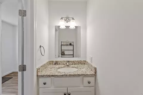 94 Warwick Ave, Athol, MA 01331 photo 4