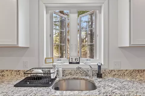 94 Warwick Ave, Athol, MA 01331 photo 10