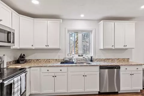 94 Warwick Ave, Athol, MA 01331 photo 9