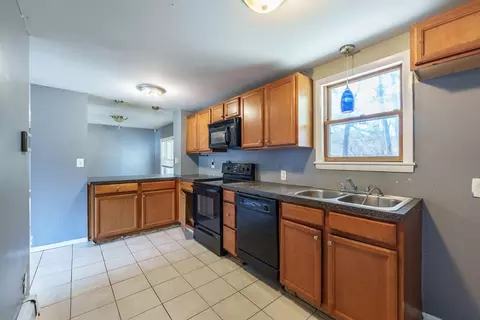44 Gatewood Rd, Springfield, MA 01119 photo 7