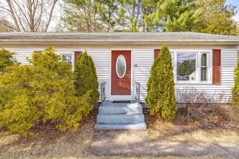 44 Gatewood Rd, Springfield, MA 01119 photo 2