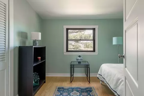 Bedroom - 5 Eagle Hill Rd, Ipswich, MA 01938 photo 2 of 5