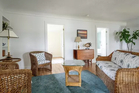 Living - 5 Eagle Hill Rd, Ipswich, MA 01938 photo 1 of 2
