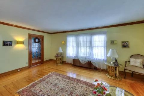 Living - 3 Longfellow Rd, Worcester, MA 01602 photo 2 of 3