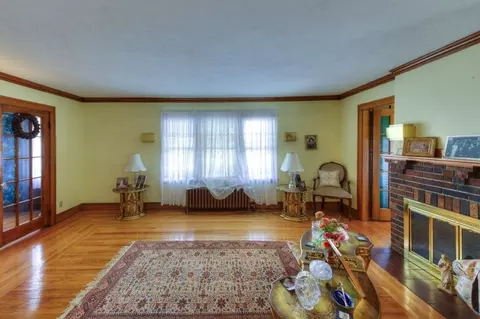 Living - 3 Longfellow Rd, Worcester, MA 01602 photo 3 of 3