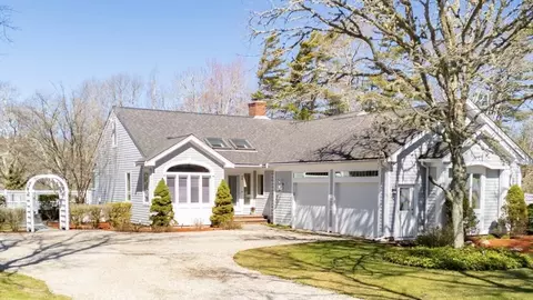 66 Grasmere Dr, Falmouth, MA 02540