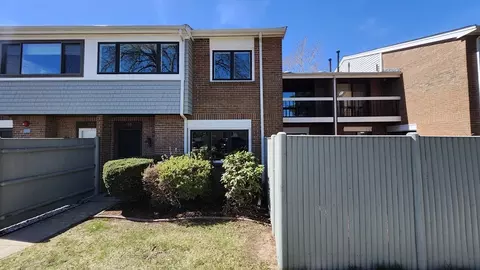 228 Greenbrook Dr #228, Stoughton, MA 02072