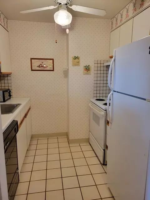 750 Davol St #813, Fall River, MA 02720 photo 12