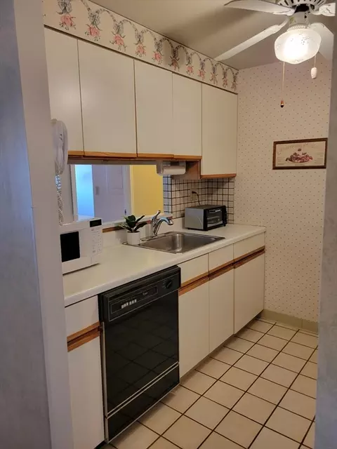750 Davol St #813, Fall River, MA 02720 photo 11