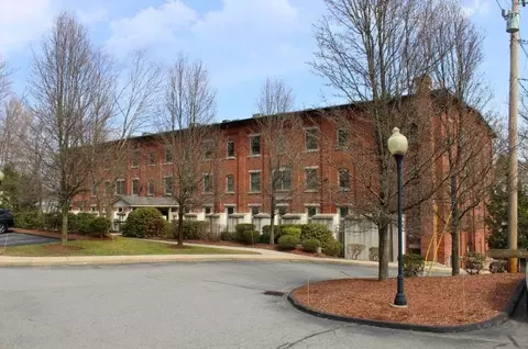 540 Main St #205, Clinton, MA 01510