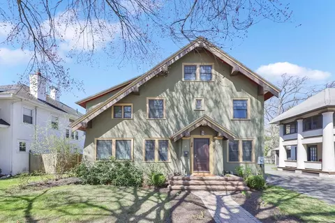 28 S Park Ave, Longmeadow, MA 01106