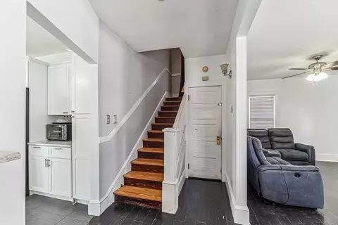 Entry Way - 31 Ferry St, Chicopee, MA 01013 photo 2 of 3